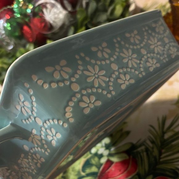 The Pioneer Woman Cow Floral Bakeware Dish | Farmhouse Cottagecore - Picture 3 of 3